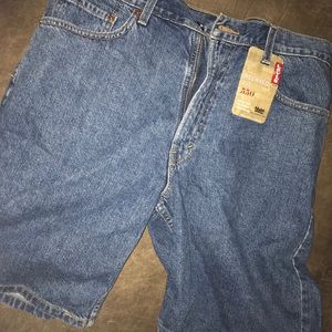 Men’s relaxed fit Levi Shorts